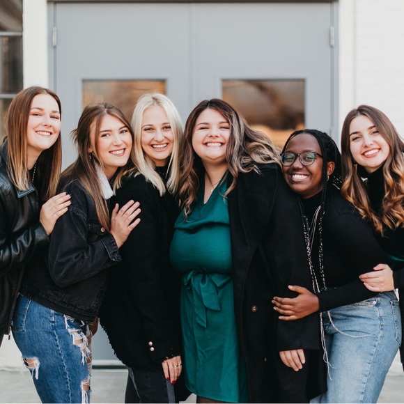 Profile Picture of Natalie Heimerman (@nheimerman) on Poshmark