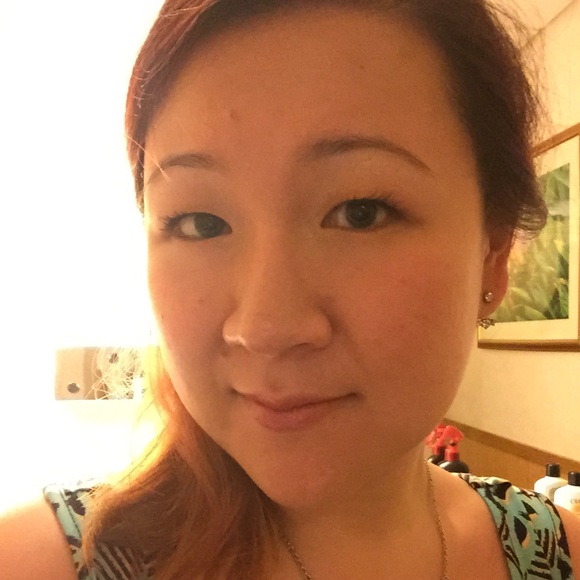 Profile Picture of Laura Strozykowski (@violetrose33) on Poshmark
