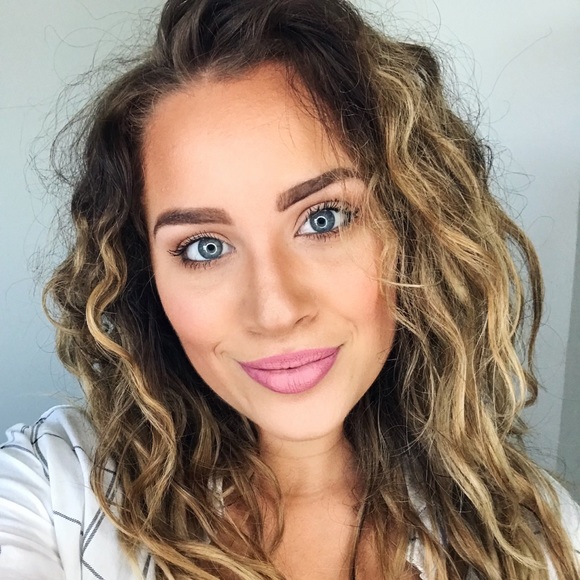 Profile Picture of Kayla Kiper (@kaylakiper) on Poshmark