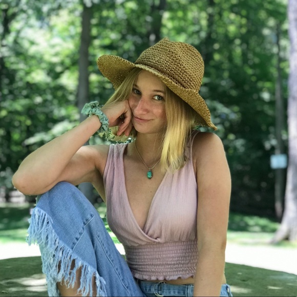 Profile Picture of Libby Paul (@libbypaul) on Poshmark