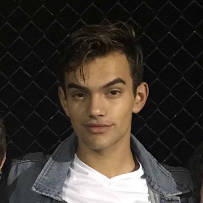 Profile Picture of Zach Chamberlain (@zzmuffin) on Twitter