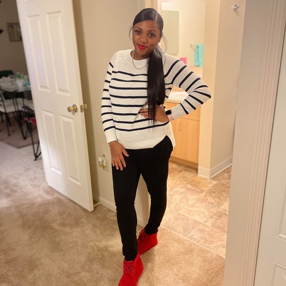 Profile Picture of Tamia Roberts (@trober2) on Poshmark