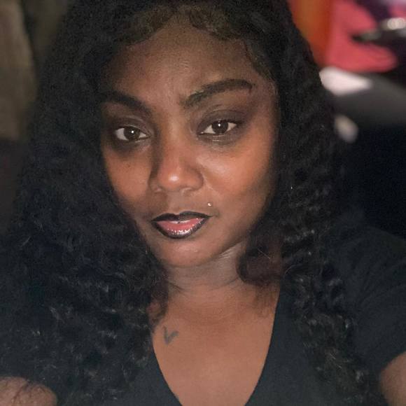 Profile Picture of Faness Faness (@fanessfaness) on Poshmark