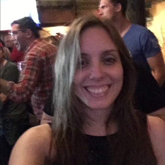 Profile Picture of Maria Ogando (@mary_daly) on Poshmark