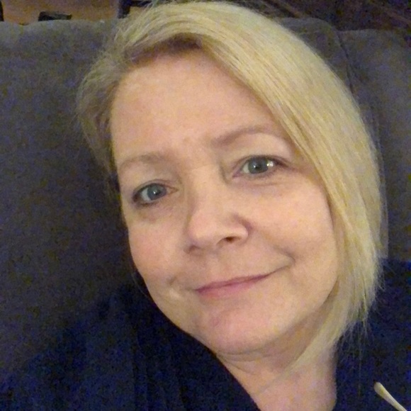 Profile Picture of Catherine King (@kingfamily115) on Poshmark