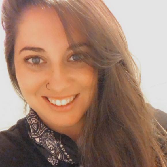 Profile Picture of Kt Lithgow (@lithgowk2) on Poshmark