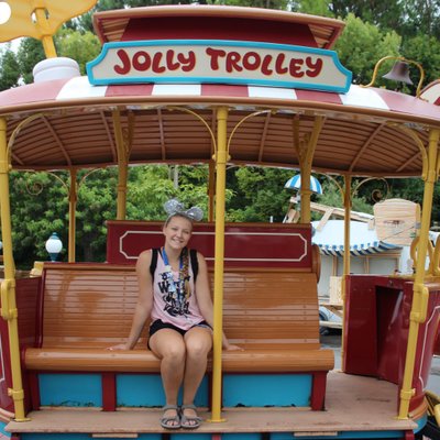 Profile Picture of Lori Riddle (@Lori_Riddle131) on Twitter