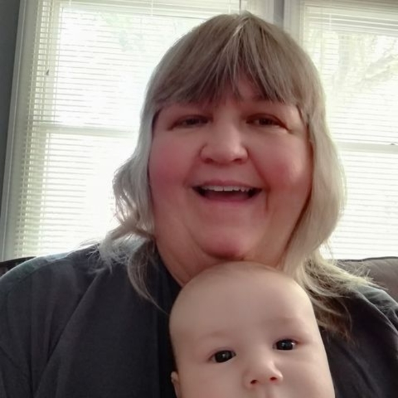 Profile Picture of Sharon Matthews (@prpl77) on Poshmark