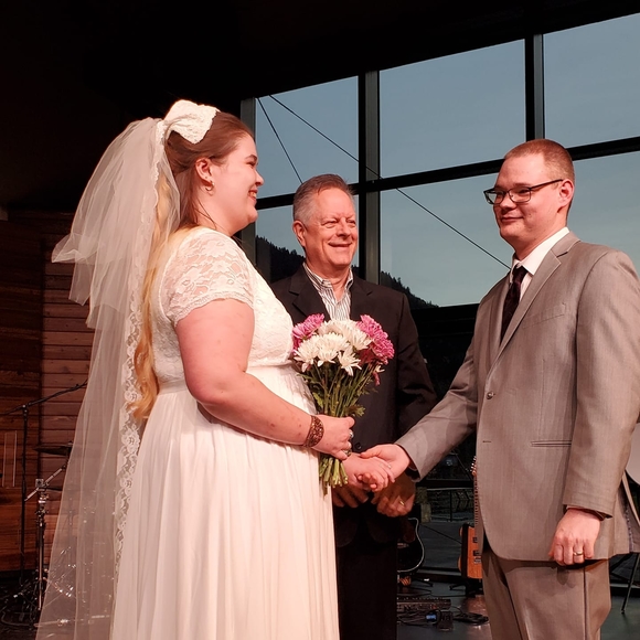 Profile Picture of Callie Cavener (@calliecavener) on Poshmark