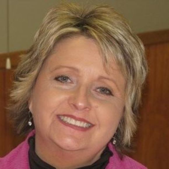 Profile Picture of Brenda Valtinson (@brendavaltinson) on Poshmark