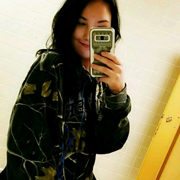 Profile Picture of Katie Ableman (@katie_a14) on Poshmark