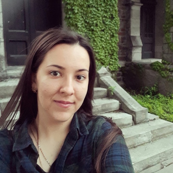 Profile Picture of Aleksandra Reznikova (@areznikova) on Poshmark