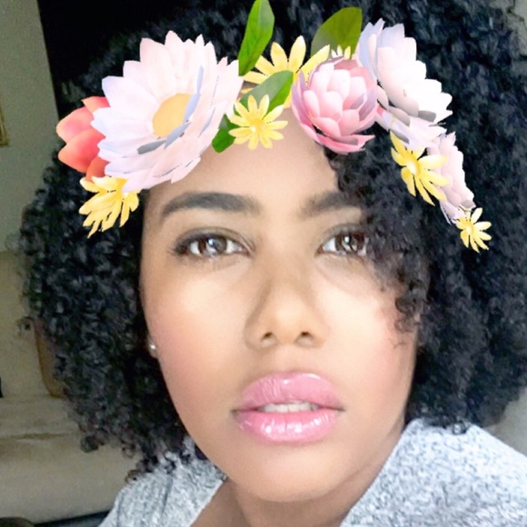 Profile Picture of Ivy Jeanee (@ivyjeanee) on Poshmark