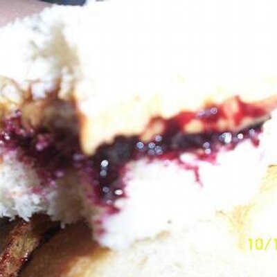 Profile Picture of Lustvoracioussloth (@j_elms) on Twitter