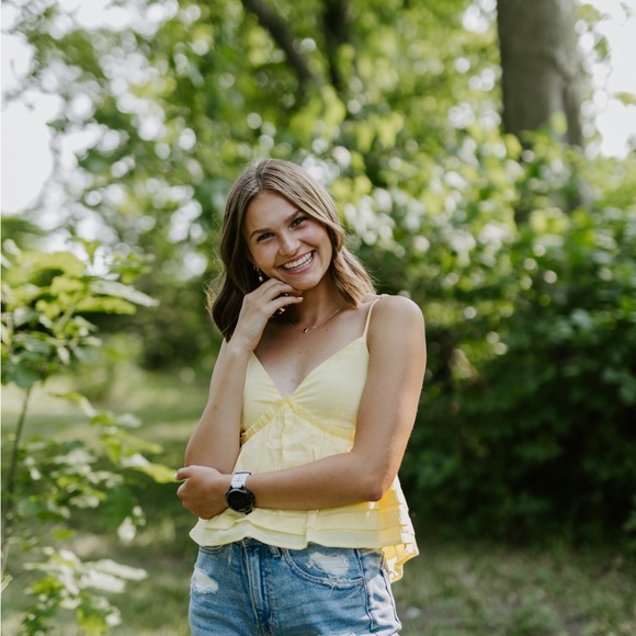 Profile Picture of Haley Henningson (@hhenningson88) on Poshmark