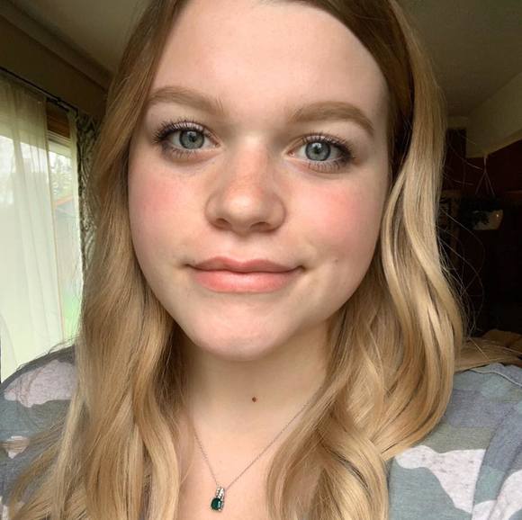 Profile Picture of Brooklen Bredow (@bredowb9) on Poshmark