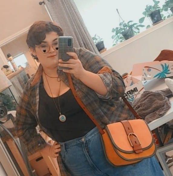 Profile Picture of Lauren Shamas (@loetame) on Poshmark