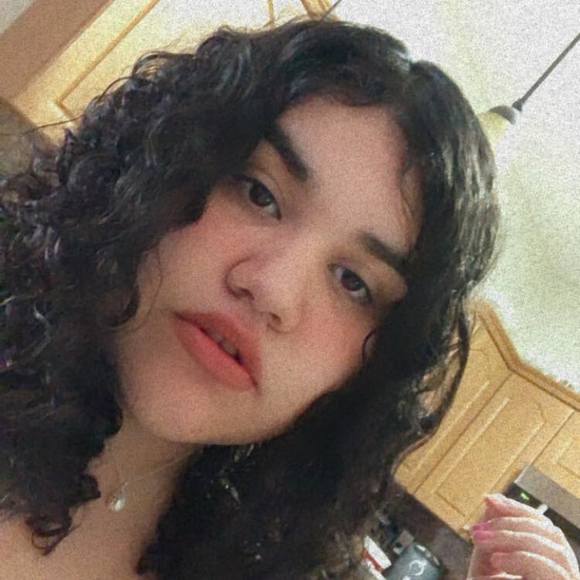 Profile Picture of Grethel Valera (@gvalera1127) on Poshmark