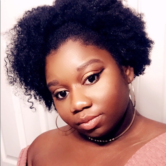 Profile Picture of Kevahhlove J (@nakeva_j) on Poshmark