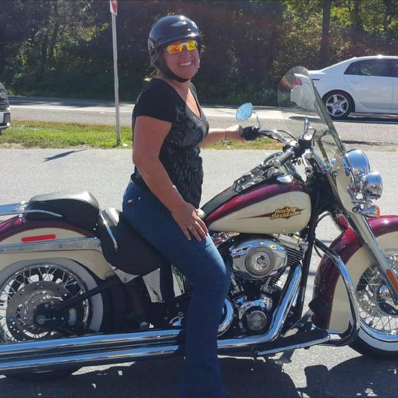 Profile Picture of Debbie Roark (@debbieroark) on Poshmark