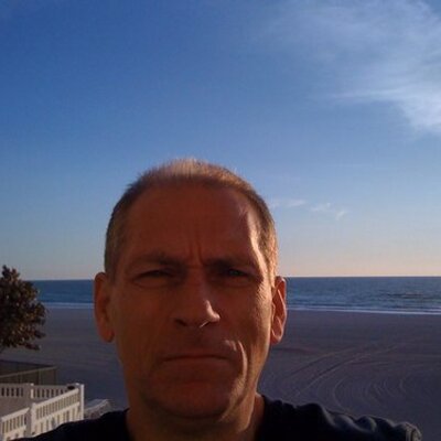 Profile Picture of ROBERT STAN JUMPER (@robert_jumper) on Twitter