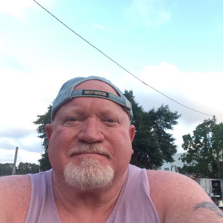 Profile Picture of redsrobert (@redsrobert) on Tiktok
