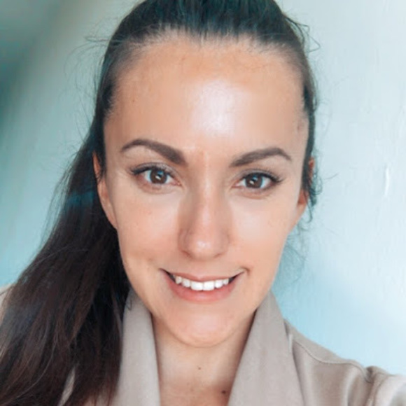 Profile Picture of Aleksandra Lipatova (@alipatova) on Poshmark