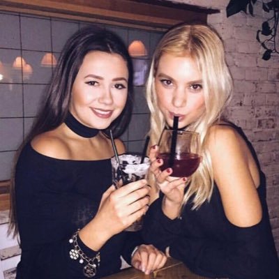 Profile Picture of Chloe Mueller (@chlomoneeey) on Twitter