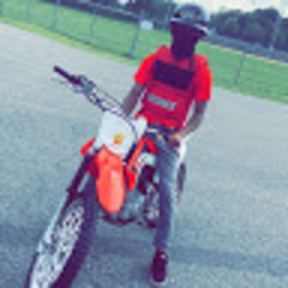 Profile Picture of Jacob Blockz (@k9527005) on Poshmark