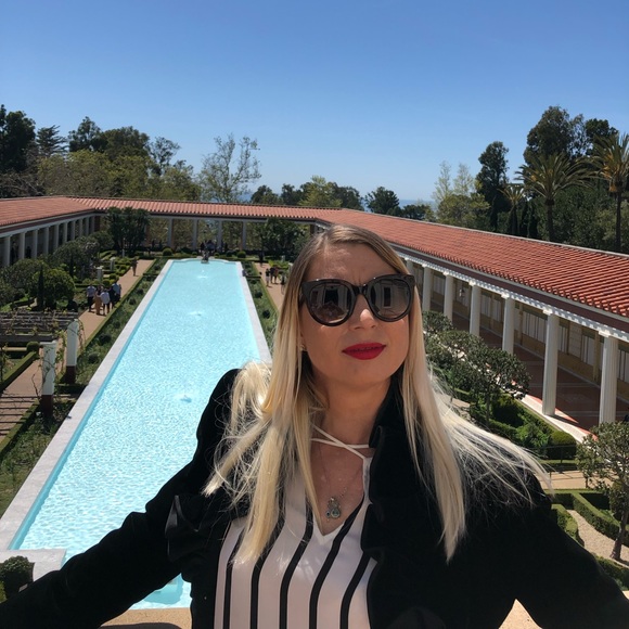 Profile Picture of Athanasia Papaioanu (@papaioanu11) on Poshmark