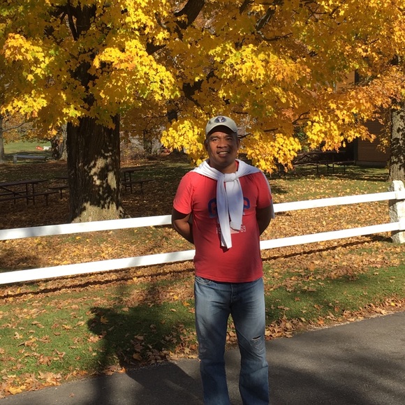 Profile Picture of Rommel Lansang (@virgoboy73) on Poshmark