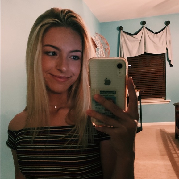 Profile Picture of Nichole Dorn (@nicholed01) on Poshmark