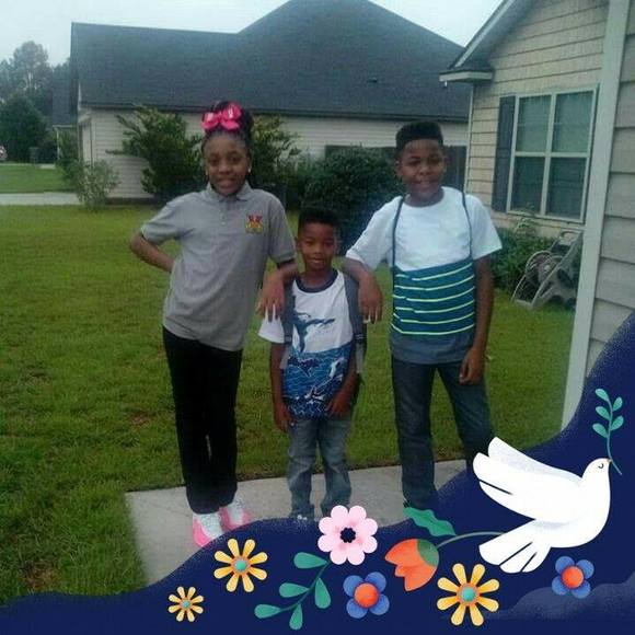 Profile Picture of Laura Treadwell (@lauratreadwell) on Poshmark