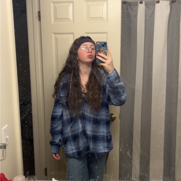 Profile Picture of Abby Post (@bright_doggy_) on Poshmark