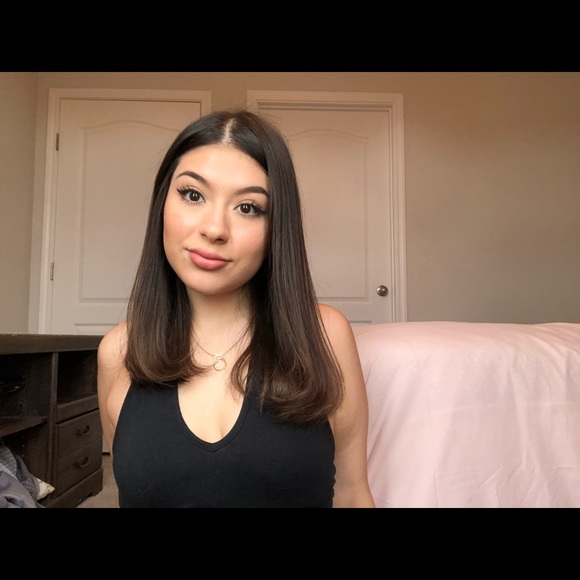 Profile Picture of Michell Gonzalez (@michellgonzez) on Poshmark