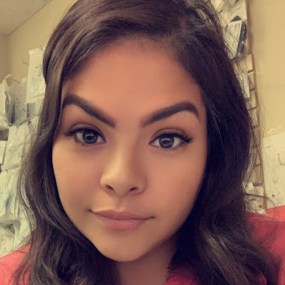 Profile Picture of Micaela Alvarez (@micaelagalvarez) on Poshmark