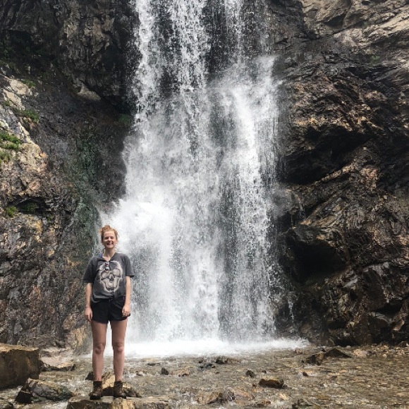 Profile Picture of Tara Mcclanaghan (@taramcclanaghan) on Poshmark