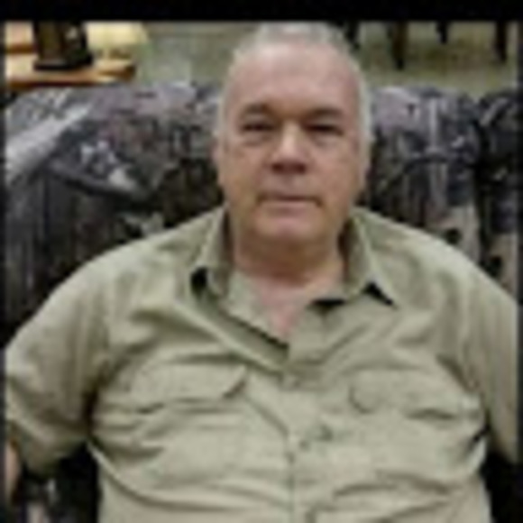 Profile Picture of Robert Downs (@robertdowns157) on Poshmark