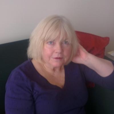 Profile Picture of Aileen Edwards (@Goldilocks1001) on Twitter