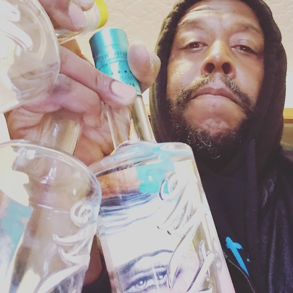 Profile Picture of Alexander Arrington (@shiftchanger634) on Poshmark