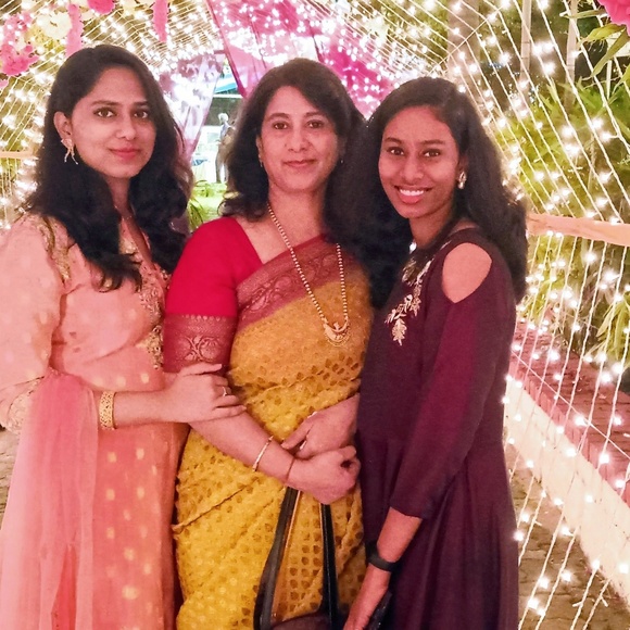 Profile Picture of Anitha Raju (@anithabolas3233) on Poshmark