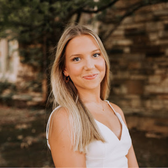 Profile Picture of Lyla Scobey (@lylascobey) on Poshmark