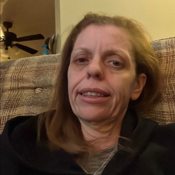 Profile Picture of Carol Loomis (@carolloomis) on Poshmark