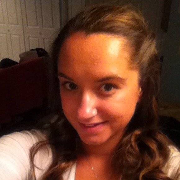 Profile Picture of Jennifer Scarnati (@jscar24) on Poshmark