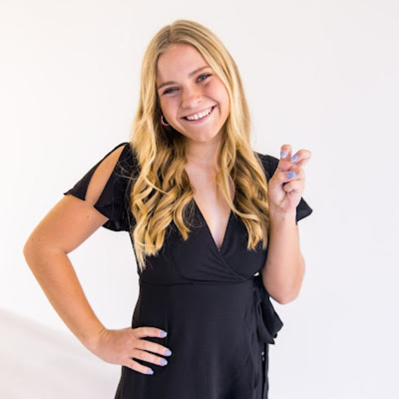 Profile Picture of Katie Mccash (@ktmccash) on Poshmark