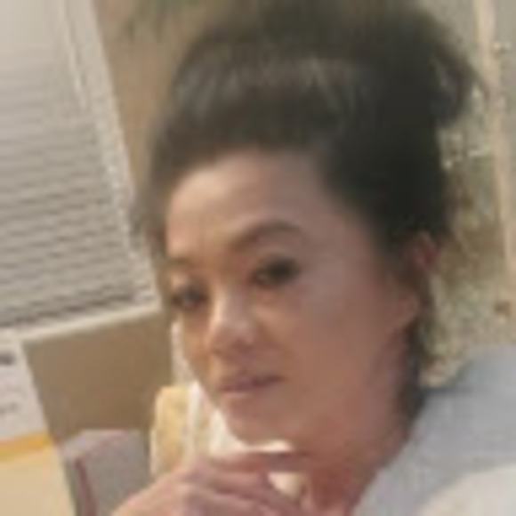 Profile Picture of Kay Loni (@kayla2u4u) on Poshmark