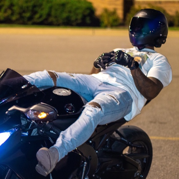 Profile Picture of Devlyn Hogue ii (@djerome3) on Poshmark