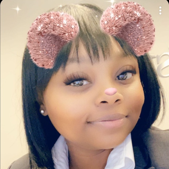 Profile Picture of Terionna Singleton (@terionna09) on Poshmark