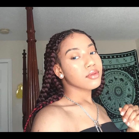 Profile Picture of Raven Weaver (@r3v3n) on Poshmark