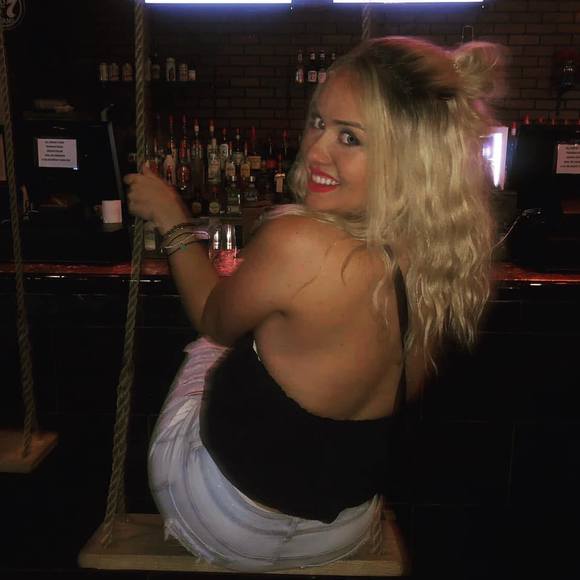 Profile Picture of Claire Edwards (@emailtoclaire) on Poshmark